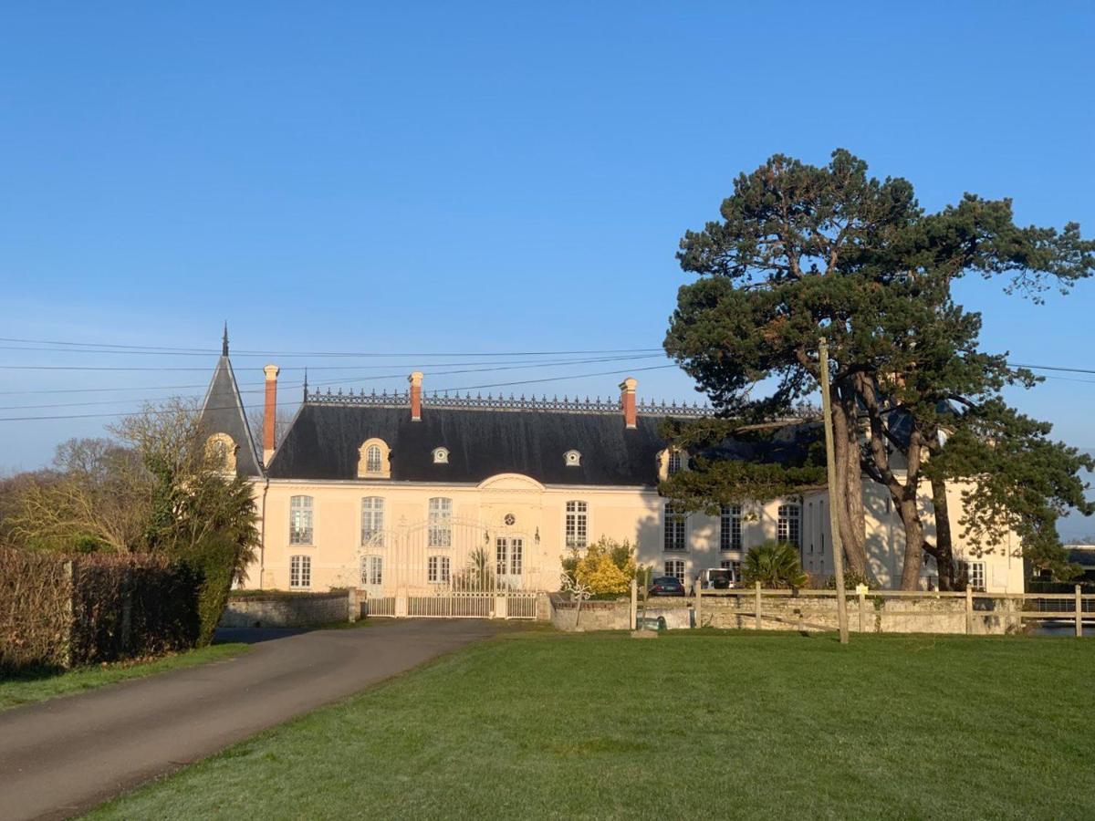 Les Douves Duplex 5 Personnes Lumineux Avec Jardin Et Terrasse Amenagee , Vue Sur Chateau A 5Mn De La Mer, Proche Omaha Beach Et Bayeux Commes Экстерьер фото