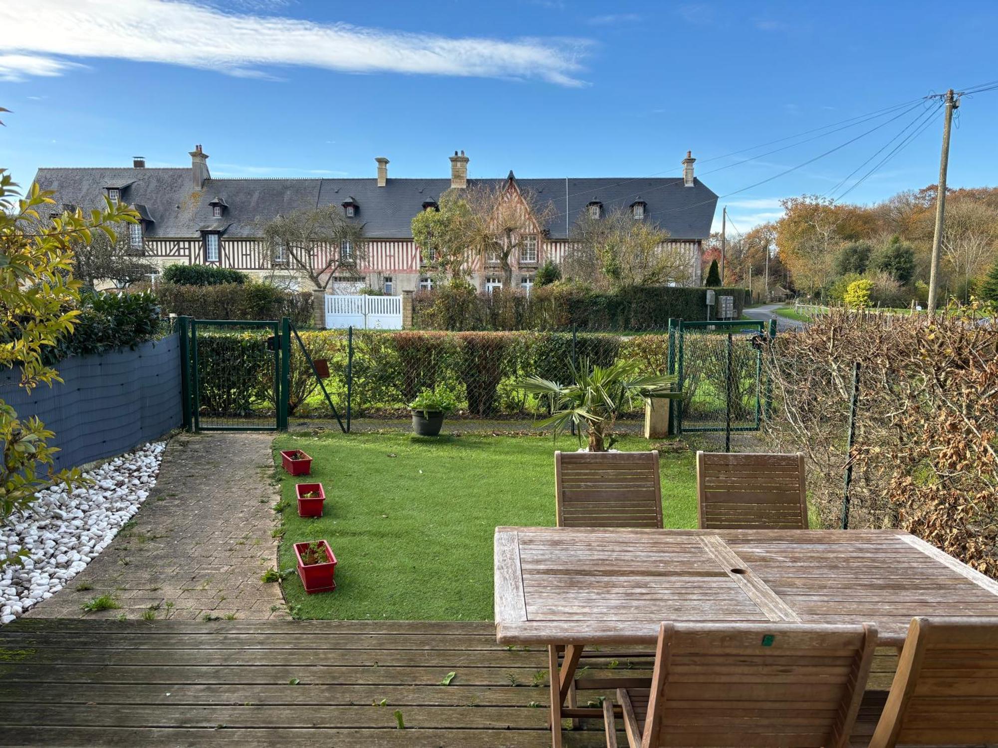 Les Douves Duplex 5 Personnes Lumineux Avec Jardin Et Terrasse Amenagee , Vue Sur Chateau A 5Mn De La Mer, Proche Omaha Beach Et Bayeux Commes Экстерьер фото