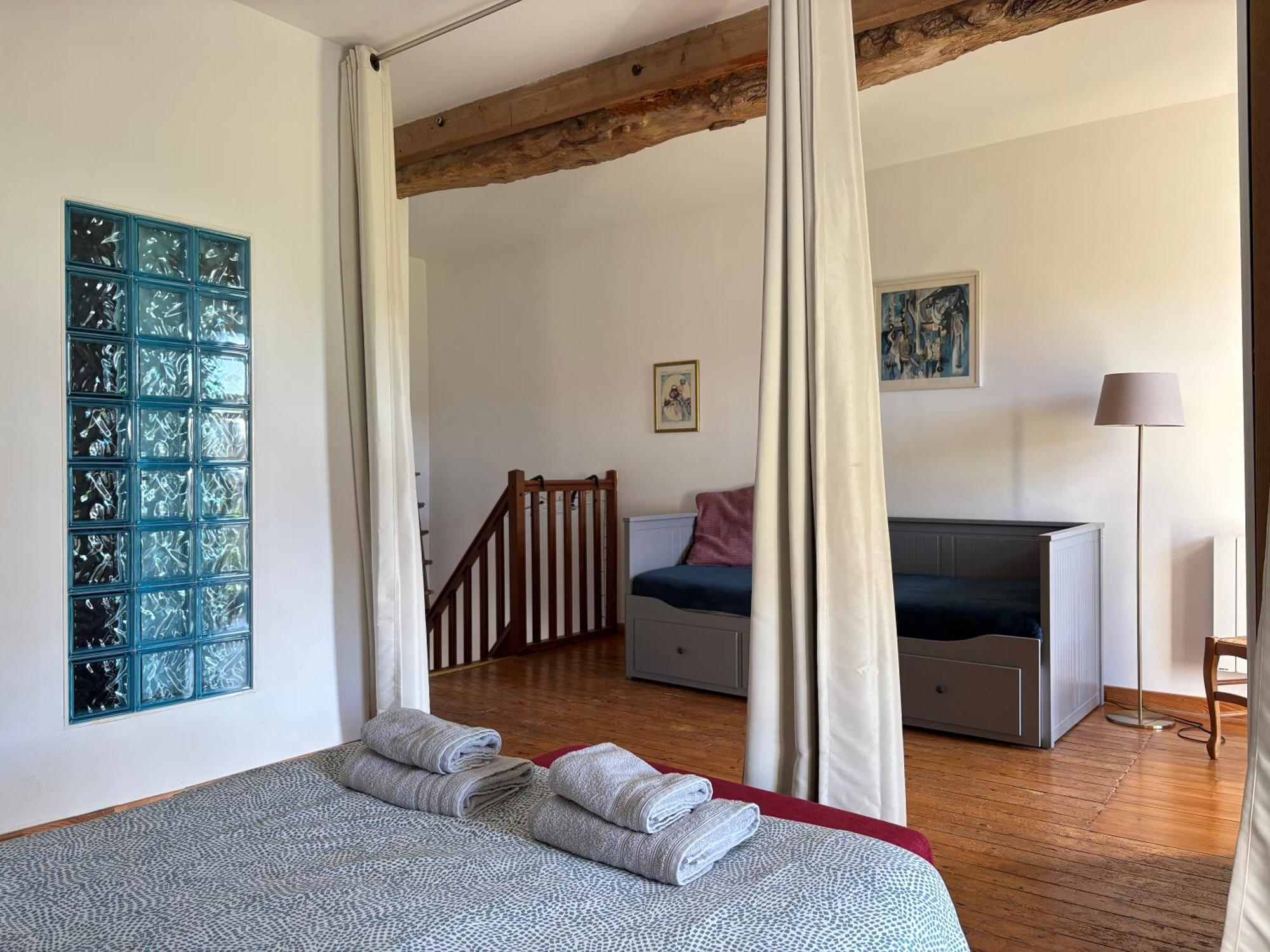 Les Douves Duplex 5 Personnes Lumineux Avec Jardin Et Terrasse Amenagee , Vue Sur Chateau A 5Mn De La Mer, Proche Omaha Beach Et Bayeux Commes Экстерьер фото