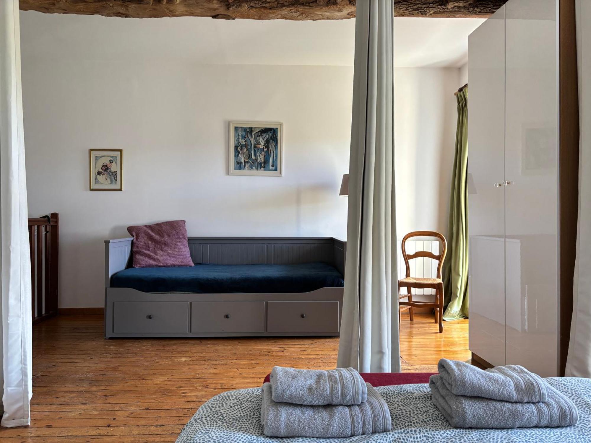 Les Douves Duplex 5 Personnes Lumineux Avec Jardin Et Terrasse Amenagee , Vue Sur Chateau A 5Mn De La Mer, Proche Omaha Beach Et Bayeux Commes Экстерьер фото