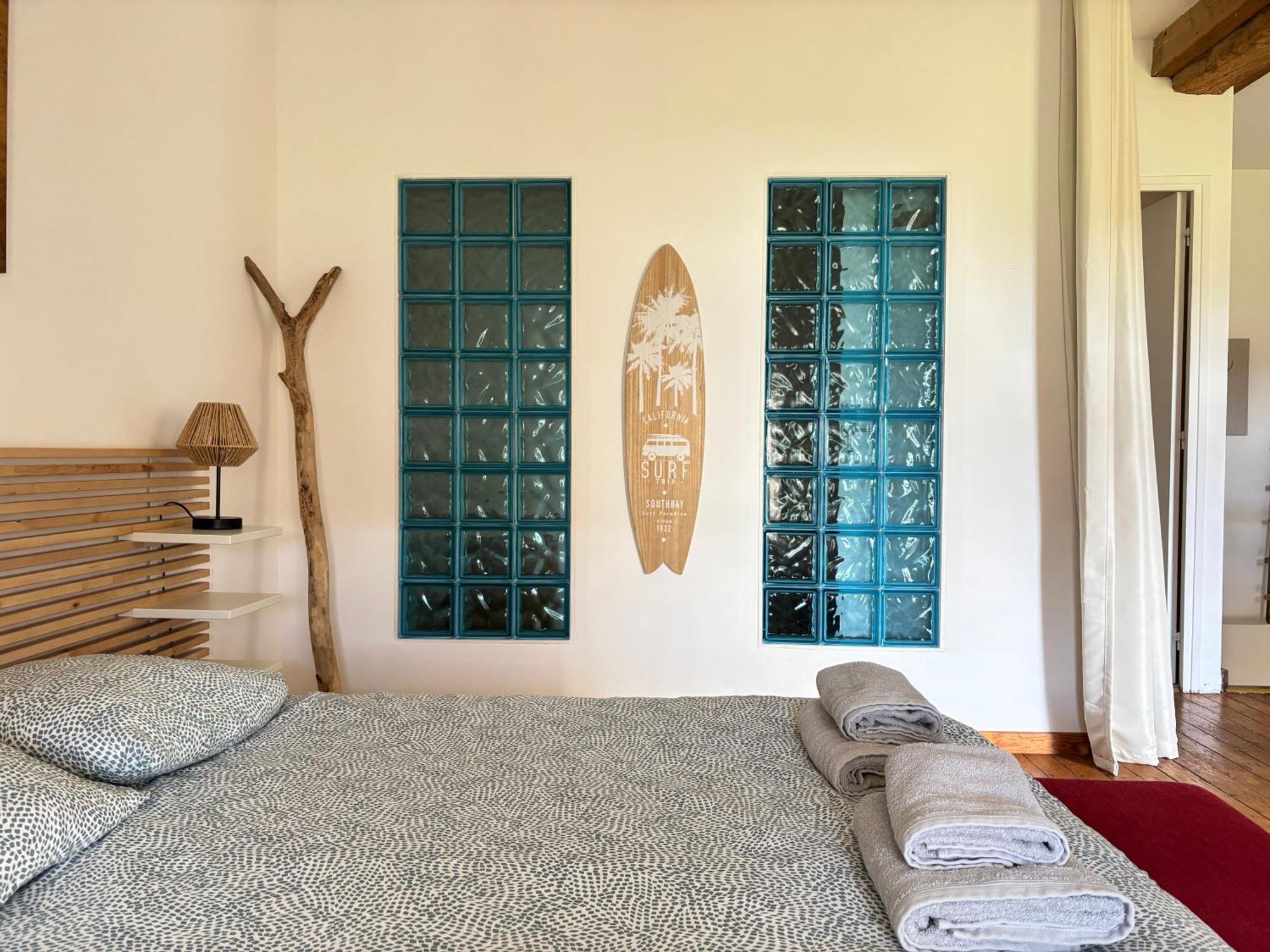 Les Douves Duplex 5 Personnes Lumineux Avec Jardin Et Terrasse Amenagee , Vue Sur Chateau A 5Mn De La Mer, Proche Omaha Beach Et Bayeux Commes Экстерьер фото