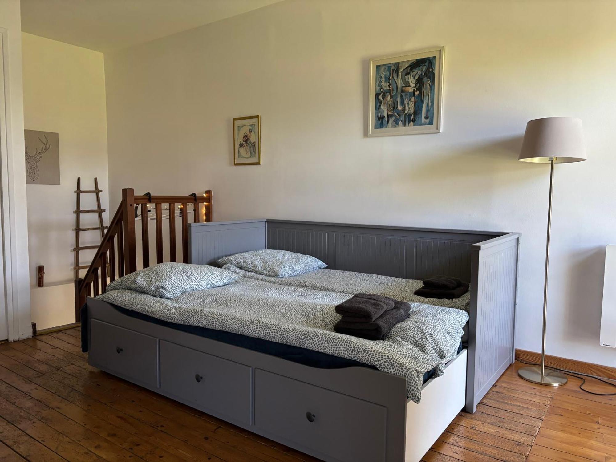 Les Douves Duplex 5 Personnes Lumineux Avec Jardin Et Terrasse Amenagee , Vue Sur Chateau A 5Mn De La Mer, Proche Omaha Beach Et Bayeux Commes Экстерьер фото